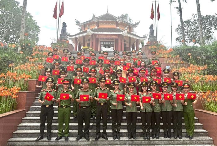Tuổi trẻ Công an TP Đà Nẵng sinh hoạt chính trị tại Khu di tích An ninh Khu 5.