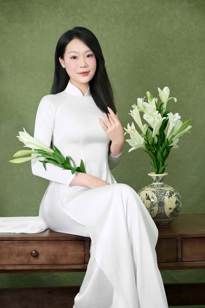 Kim Oanh từng khiến nhiều người bất ngờ khi rẽ hướng ngoạn mục, từ bỏ ngành Hàng không để theo đuổi đam mê.