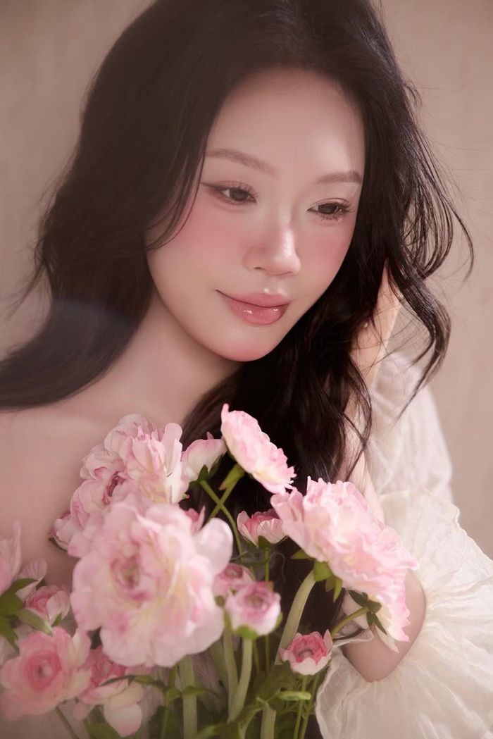 Từ khi còn nhỏ, Đào Kim Oanh đã sớm bộc lộ niềm yêu thích đặc biệt với thế giới thời trang và nghệ thuật trình diễn.