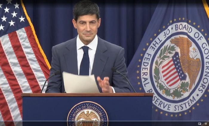 Chủ tịch FED Kevin Warsh tổ chức họp báo lần đầu tiên sau khi nhậm chức. Ảnh: FED