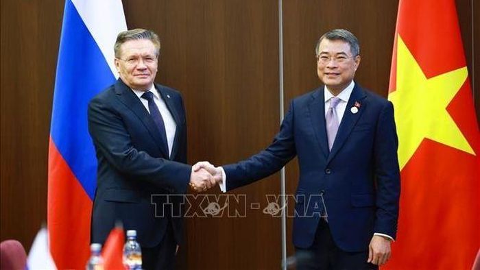 Thủ tướng Lê Minh Hưng tiếp ông Alexey Likhachev, Tổng Giám đốc Tập đoàn Năng lượng nguyên tử quốc gia Liên bang Nga (Rosatom). Ảnh: TTXVN
