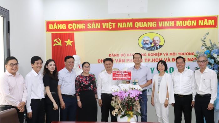 Đoàn đến thăm Văn phòng đại diện TPHCM và Đông Nam bộ của Báo Nông nghiệp và Môi trường