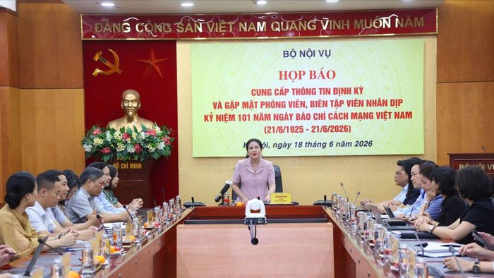 Quang cảnh buổi họp báo. Ảnh: GIA KHÁNH