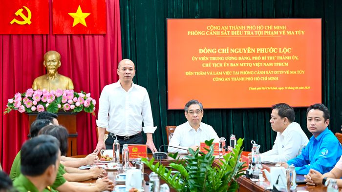  Thượng tá Nguyễn Thành Hưng phát biểu 