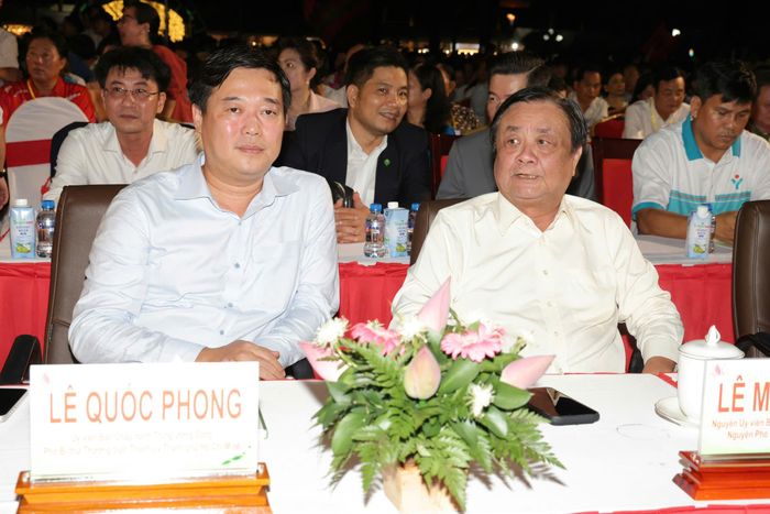  Phó Bí thư Thường trực Thành ủy TPHCM Lê Quốc Phong và nhiều lãnh đạo, nguyên lãnh đạo các cơ quan, đơn vị tham dự lễ khai mạc 