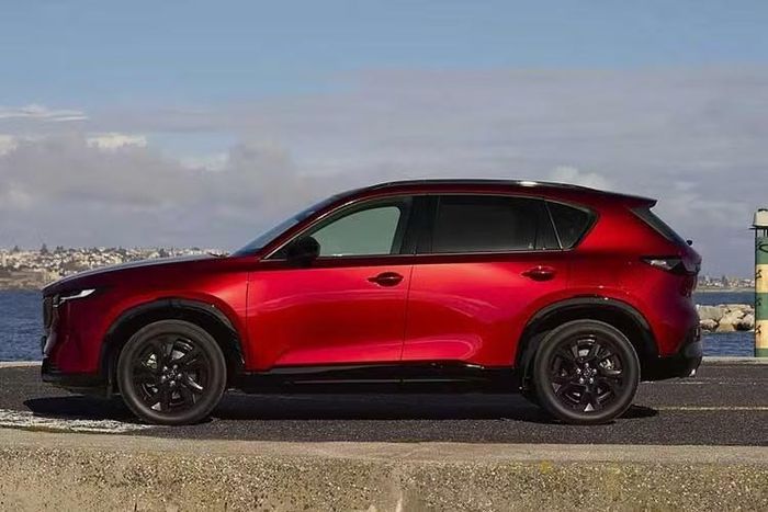 Chia sẻ với truyền thông Australia tại sự kiện ra mắt CX-5 mới, ông Koichiro Yamaguchi – quản lý chương trình phát triển Mazda CX-5 – cho biết ông chưa thực sự hài lòng với cách vận hành của phần lớn hệ thống hybrid hiện nay trên thị trường.