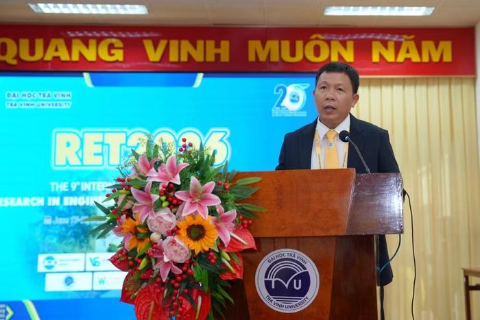 PGS.TS Nguyễn Minh Hòa, Giám đốc Đại học Trà Vinh phát biểu khai mạc hội thảo.
