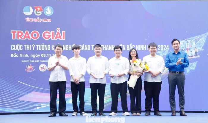 Tỉnh Đoàn Bắc Ninh trao giải ý tưởng khởi nghiệp.