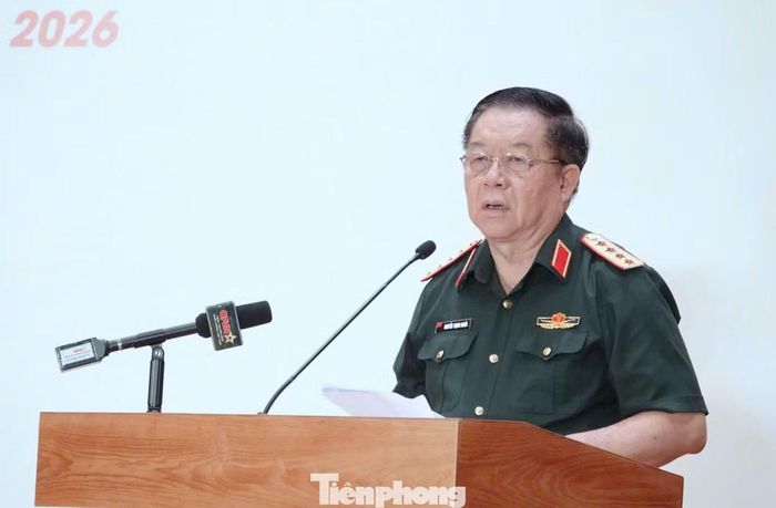 Đại tướng Nguyễn Trọng Nghĩa - Chủ nhiệm Tổng cục Chính trị QĐND Việt Nam, phát biểu tại buổi gặp mặt.