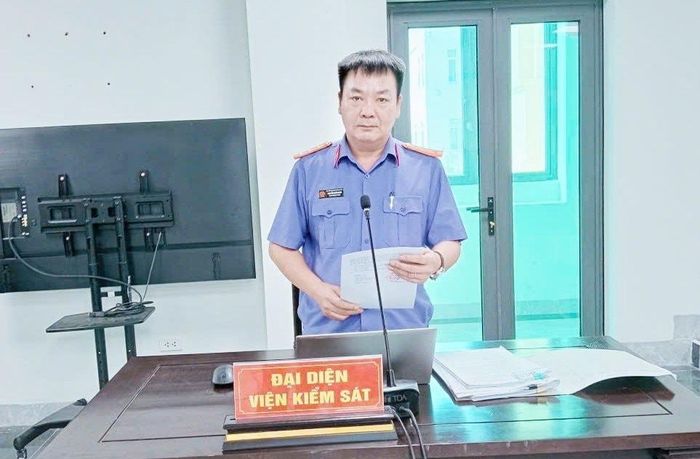 Đại diện VKSND tỉnh Hà Tĩnh tại phiên xét xử.