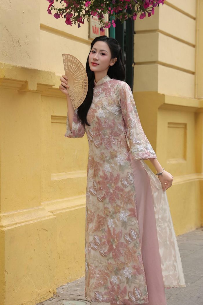 Sau khi Bích Tuyền nghỉ thi đấu, Kiều Trinh được đánh giá là đối chuyền số 1 của tuyển bóng chuyền nữ Việt Nam.