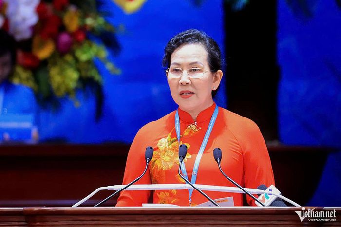 Chủ tịch Hội Liên hiệp Phụ nữ Việt Nam Lê Thị Thủy phát biểu khai mạc Đại hội