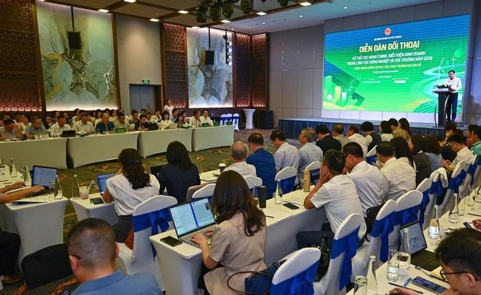 Diễn đàn là dịp để cơ quan quản lý lắng nghe phản ánh của doanh nghiệp về những điểm nghẽn trong thực thi thủ tục hành chính. 