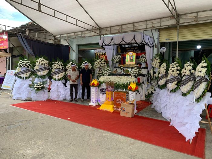 Đám tang thượng úy Lê Văn Thắng tại quê nhà. Ảnh: Tân Kỳ - Miền Tây Xứ Nghệ