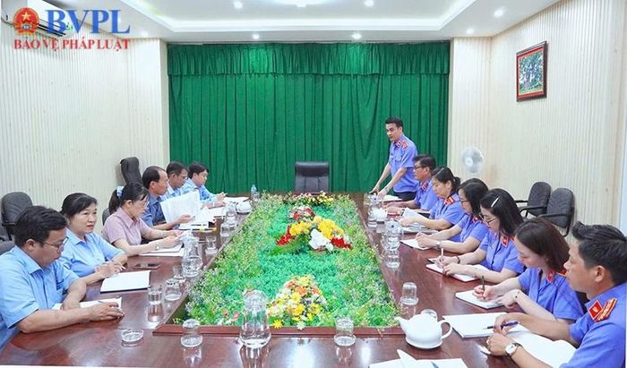 Toàn cảnh buổi làm việc.