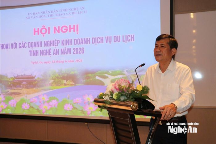 Phó Chủ tịch UBND tỉnh Thái Văn Thành phát biểu chỉ đạo hội nghị. Ảnh: Hoàng Hiếu