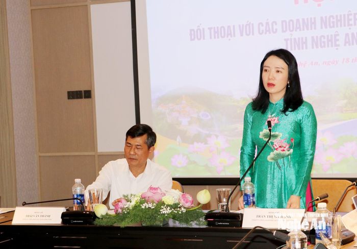Đồng chí Trần Thị Mỹ Hạnh - Ủy viên BCH Đảng bộ tỉnh, Giám đốc Sở VH,TT&amp;DL phát biểu. Ảnh: Hoàng Hiếu