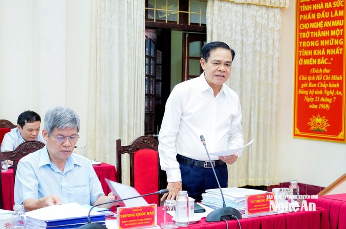 Phó Bí thư Tỉnh ủy, Chủ tịch UBND tỉnh Võ Trọng Hải phát biểu tại phiên họp. Ảnh: Phạm Bằng