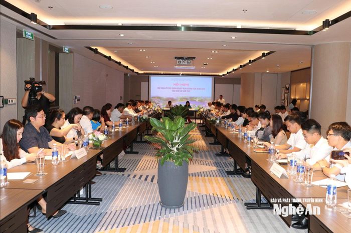 Toàn cảnh hội nghị. Ảnh: Hoàng Hiếu