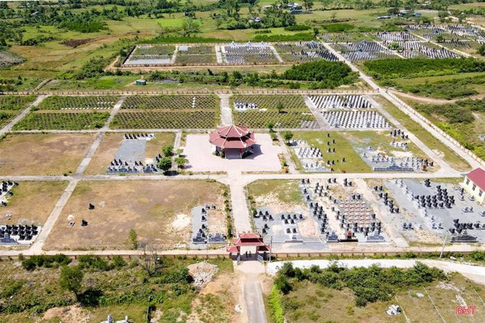 Nghĩa trang ở phường Vũng Áng được quy hoạch, xây dựng bài bản.