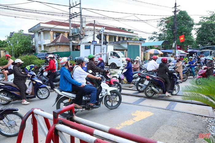 Việc vi phạm quy định ATGT đường sắt dễ dẫn tới những vụ TNGT đường sắt nghiêm trọng.