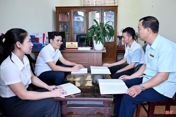 Ban Xây dựng Đảng xã Đức Thịnh họp bàn các nội dung triển khai tiếp theo sau khi rà soát nhân sự cấp ủy chi bộ thôn trên địa bàn.