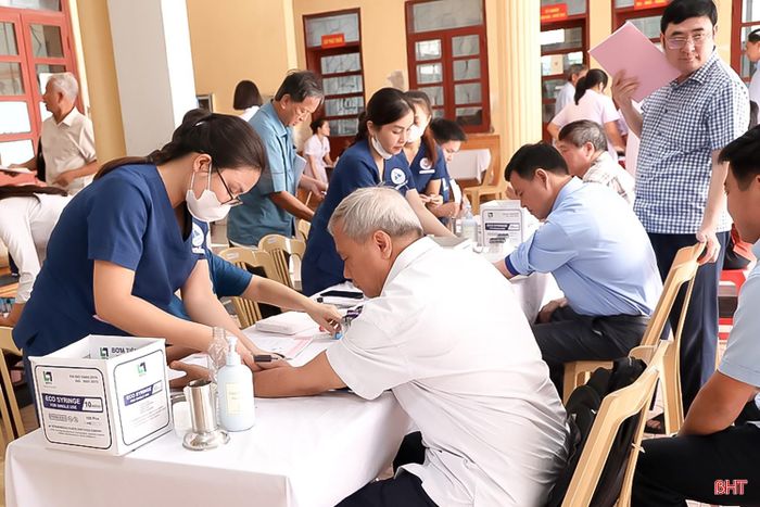 Hơn 900 cán bộ được khám sức khỏe định kỳ đợt 1 năm 2026.