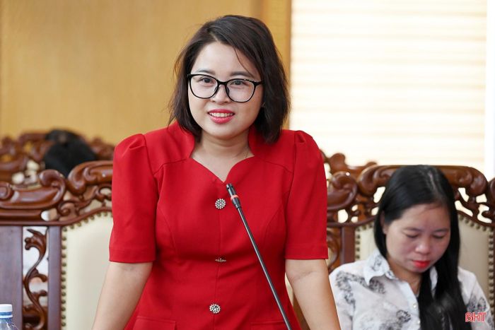 Nhà báo Nguyễn Thanh Nga - Báo Nông nghiệp và Môi trường phát biểu tại hội nghị.