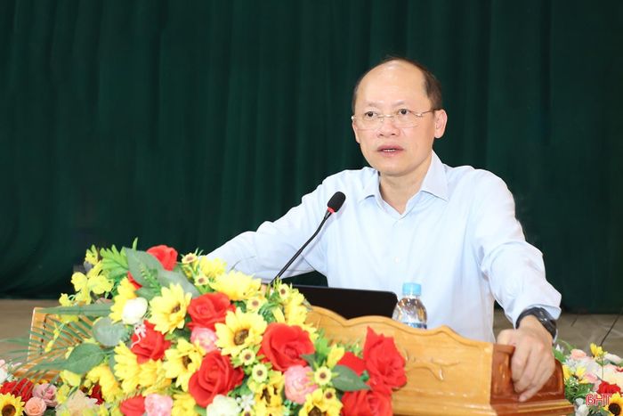 Đồng chí Nguyễn Hồng Lĩnh - Phó Bí thư Thường trực Tỉnh ủy phát biểu kết luận buổi làm việc.