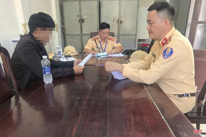 Lực lượng CSGT xử lý nghiêm các trường hợp vi phạm.