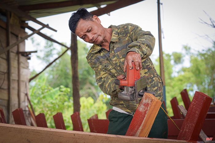 Ông Nguyễn Công Hoành không khỏi nuối tiếc trước sự mai một của nghề truyền thống cha ông để lại.