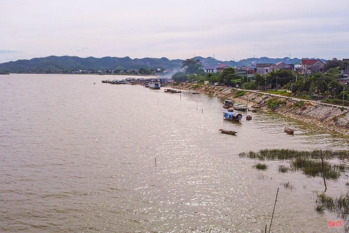 Nghề đóng thuyền từng mang lại nguồn thu nhập ổn định cho bao thế hệ cư dân ven sông La.