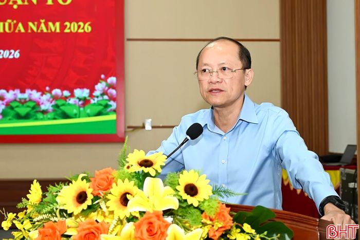 Đồng chí Nguyễn Hồng Lĩnh - Phó Bí thư Thường trực Tỉnh ủy, Chủ tịch HĐND tỉnh phát biểu kết luận hội nghị.