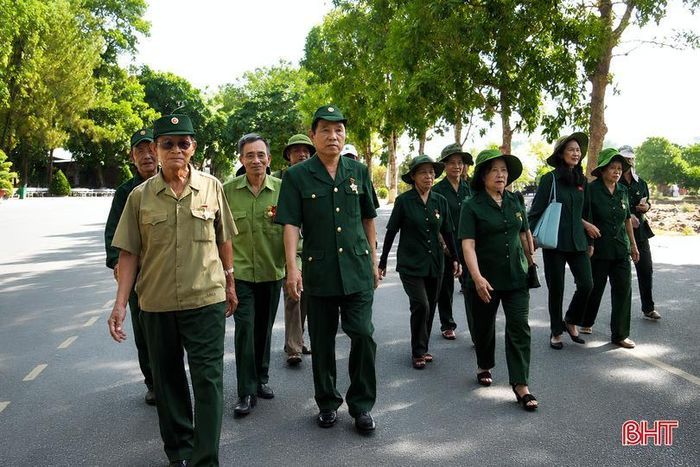 Các cựu thanh niên xung phong Hà Tĩnh thường xuyên trở về thăm những địa chỉ đỏ.