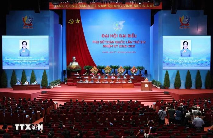 Chủ tịch Hội Liên hiệp Phụ nữ Việt Nam Lê Thị Thủy đọc diễn văn khai mạc Đại hội. (Ảnh: An Đăng/TTXVN)