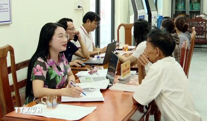 Cải cách phải tiếp tục thực hiện, đi vào thực chất; phải đo bằng sự thuận lợi, hài lòng của người dân, doanh nghiệp. (Ảnh: Tá Chuyên/TTXVN)