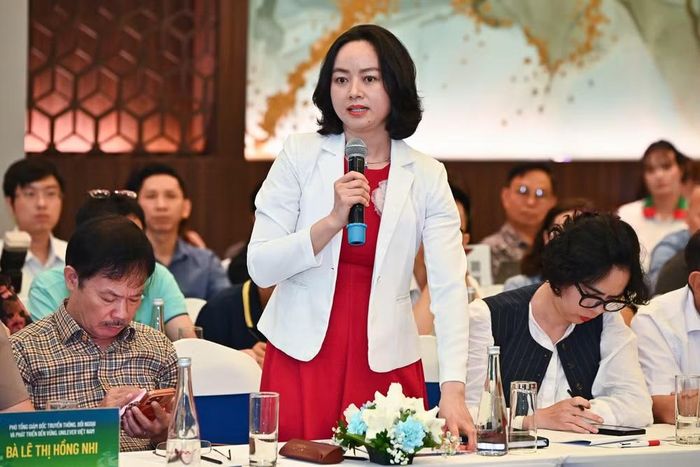 Bà Nguyễn Thị Hồng Nhung - Phó Tổng thư ký Hiệp hội nuôi biển Việt Nam phát biểu. (Ảnh: BTC)