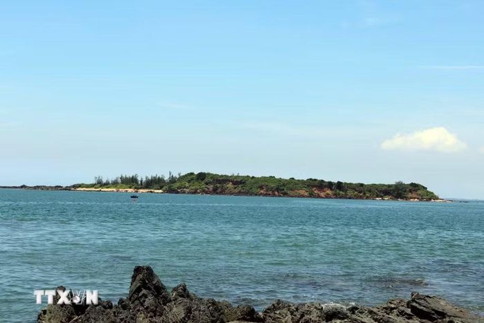 Hòn Dứa rộng hơn 11ha, cách Bàn Than 700m. (Ảnh: Đỗ Trưởng/TTXVN)