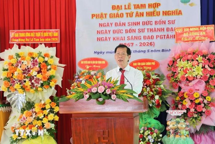 Phó Chủ tịch Ủy ban Nhân dân tỉnh An Giang Lê Văn Phước phát biểu tại buổi lễ. (Ảnh: Công Mạo/TTXVN)