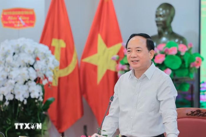 Đồng chí Trịnh Văn Quyết, Ủy viên Bộ Chính trị, Bí thư Trung ương Đảng, Trưởng Ban Tuyên giáo và Dân vận Trung ương phát biểu chúc mừng toàn thể lãnh đạo và người lao động TTXVN 101 năm Ngày Báo chí Cách mạng Việt Nam (21/6/1925 - 21/6/2026). (Ảnh: Lê Đông/TTXVN)