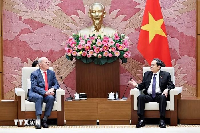 Chủ tịch Quốc hội Trần Thanh Mẫn tiếp Đại sứ Canada tại Việt Nam Jim Nickel. (Ảnh: Doãn Tấn/TTXVN)