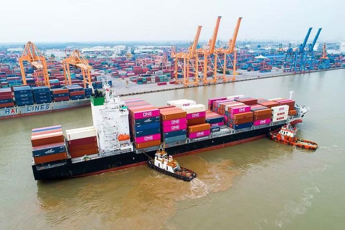 Bộ Xây dựng sẽ thúc đẩy phát triển vận tải đa phương thức nhằm chia sẻ gánh nặng với đường bộ. (Ảnh: Việt Hùng/Vietnam+)