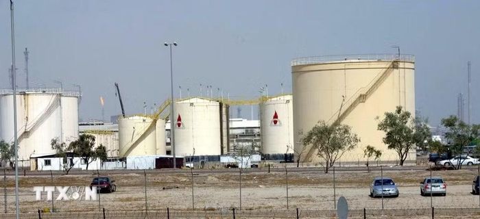 Nhà máy lọc dầu Shuaiba ở cách thủ đô Kuwait City của Kuwait 30km về phía Nam. (Ảnh: AFP/TTXVN)