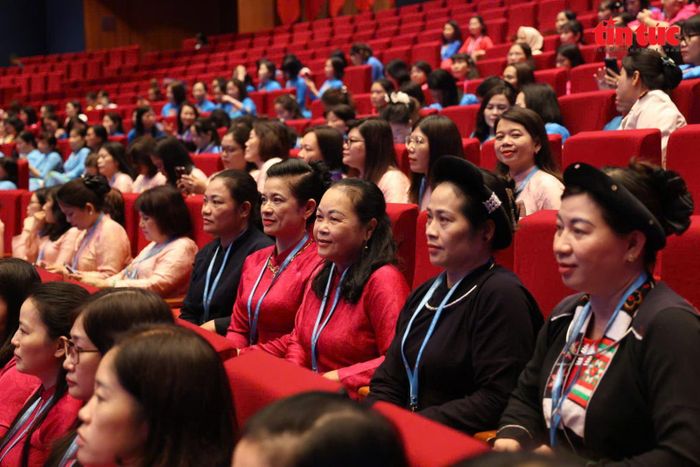 Các đại biểu tỉnh Thái Nguyên vui mừng về dự đại hội.