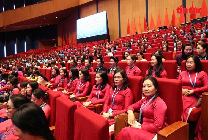 Các đại biểu tham dự phiên trọng thể tại đại hội.