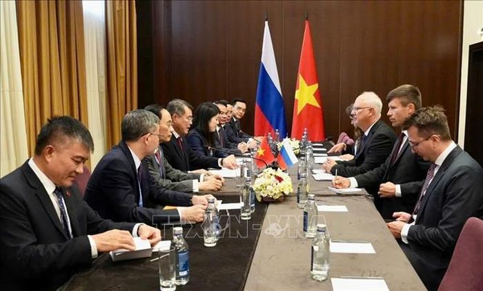 Thủ tướng Chính phủ Lê Minh Hưng tiếp Tổng Giám đốc Quỹ Đầu tư trực tiếp Nga Kiril Dmitriev. Ảnh: TTXVN