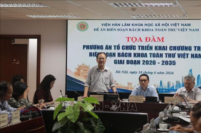 PGS, TS Lại Văn Hùng, nguyên Trưởng Ban Thư ký Đề án Biên soạn Bách khoa toàn thư Việt Nam cho rằng, việc xây dựng Chương trình Bách khoa toàn thư Việt Nam giai đoạn 2026-2035 cần kế thừa những kết quả đã đạt được sau hơn 10 năm triển khai đề án. Thanh Hương/TTXVN