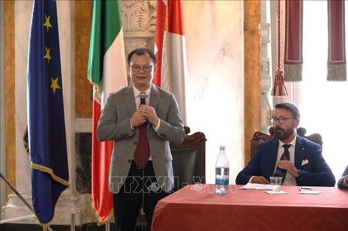 Tại hội nghị, lãnh đạo các doanh nghiệp, hiệp hội đánh giá rất cao tiềm năng hợp tác với Đà Nẵng, mong muốn sớm xây dựng lộ trình hợp tác cụ thể trong các lĩnh vực ưu tiên. Ảnh: TTXVN phát