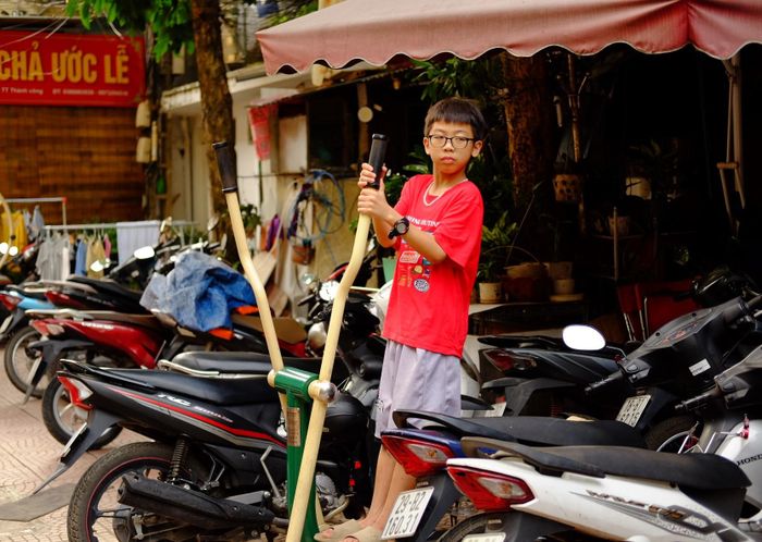 Theo thời gian nhiều khu tập thể đã được cải tạo không gian sinh hoạt chung, bổ sung các thiết bị thể dục và khu vui chơi cho trẻ em. Dẫu diện mạo có đổi thay, những giá trị cộng đồng vẫn tiếp tục được duy trì qua từng thế hệ cư dân.