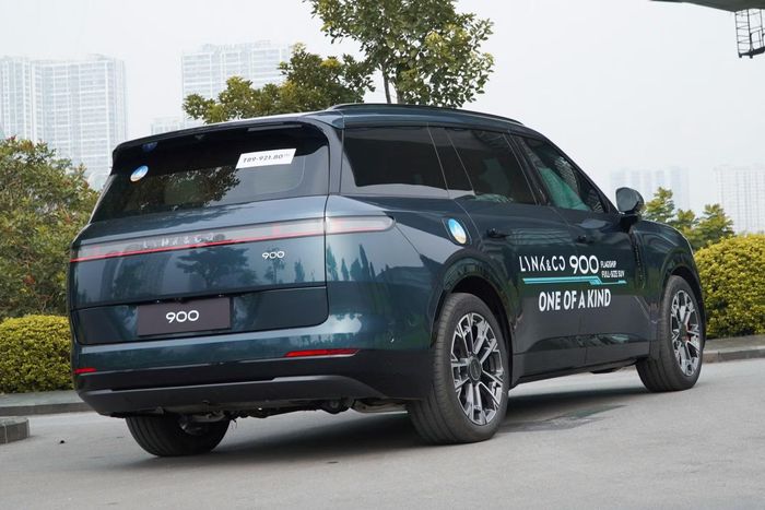 Có giá cao nhất trong dải sản phẩm Lynk &amp; Co tại Việt Nam, nhưng 900 cũng là mẫu xe dễ thuyết phục khách hàng nhất của hãng. Ảnh: D.T.